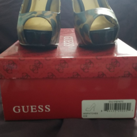 Shoes - Picture 4 of 5